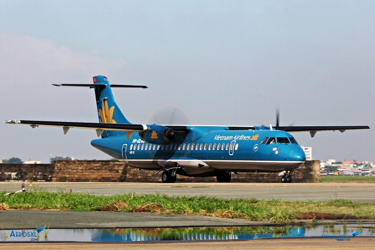 Máy bay ATR 72