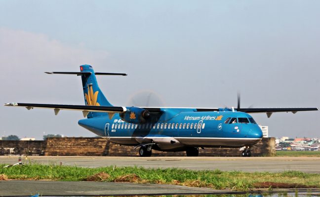 Máy bay ATR 72